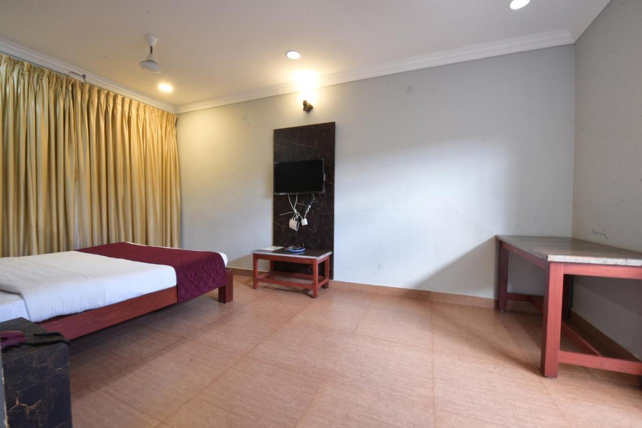 Hotel King Park Pondicherry Exterior photo
